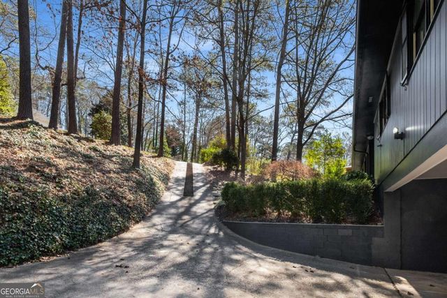 3240 Pinestream Road NW, Atlanta, GA 30327