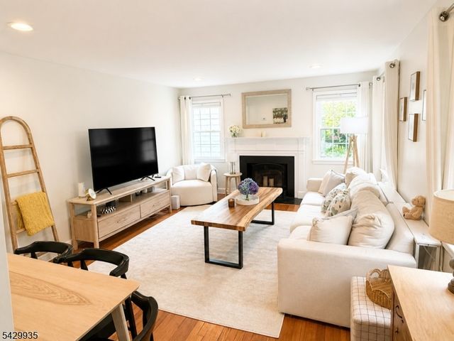 165 Russell Rd, Fanwood Boro, NJ 07023