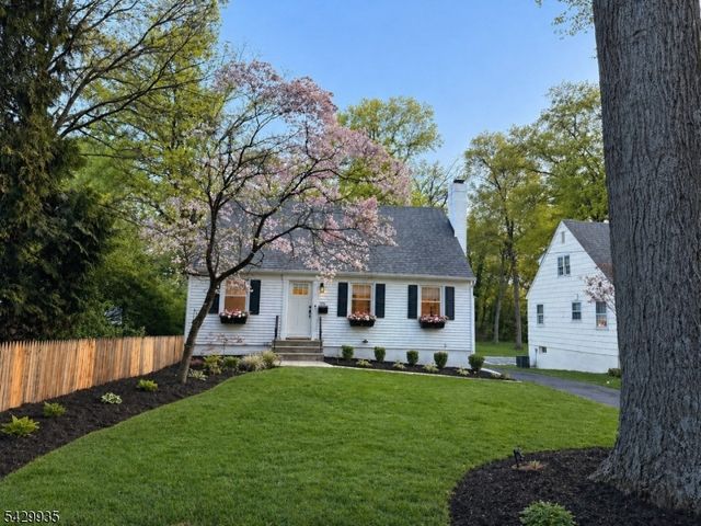 165 Russell Rd, Fanwood Boro, NJ 07023