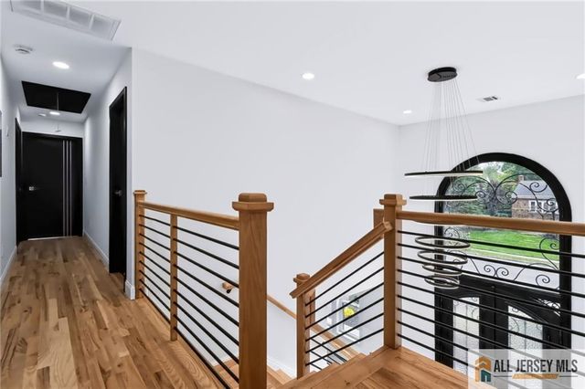 17 Vocisano Court, Piscataway, NJ 08854