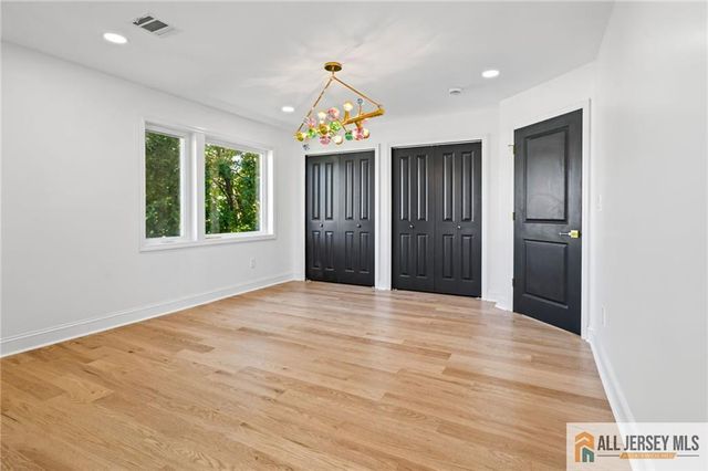 17 Vocisano Court, Piscataway, NJ 08854