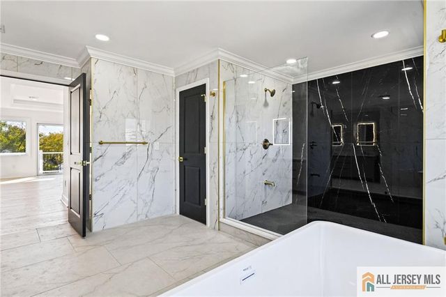 17 Vocisano Court, Piscataway, NJ 08854