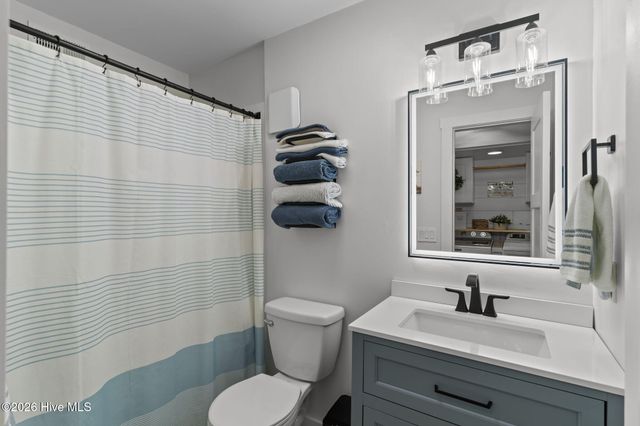 111 Florida Avenue Apt 15, Carolina Beach, NC 28428