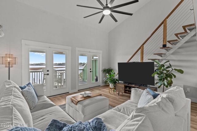 111 Florida Avenue Apt 15, Carolina Beach, NC 28428