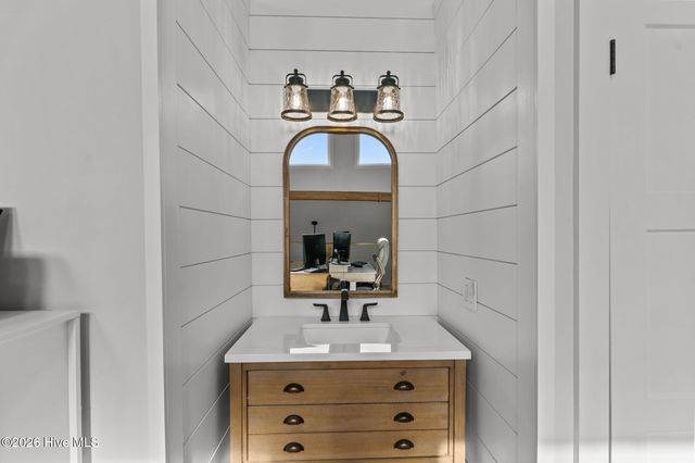 111 Florida Avenue Apt 15, Carolina Beach, NC 28428