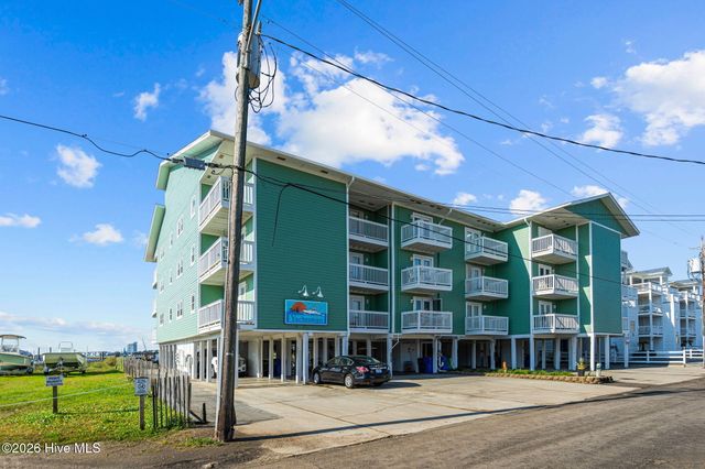 111 Florida Avenue Apt 15, Carolina Beach, NC 28428