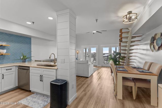 111 Florida Avenue Apt 15, Carolina Beach, NC 28428