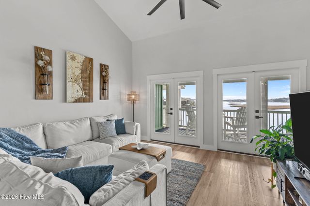 111 Florida Avenue Apt 15, Carolina Beach, NC 28428