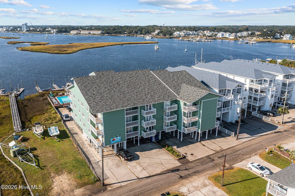 111 Florida Avenue Apt 15, Carolina Beach, NC 28428