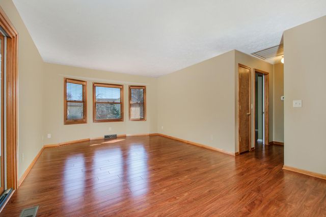 4180 Ivanrest Avenue SW, Grandville, MI 49418