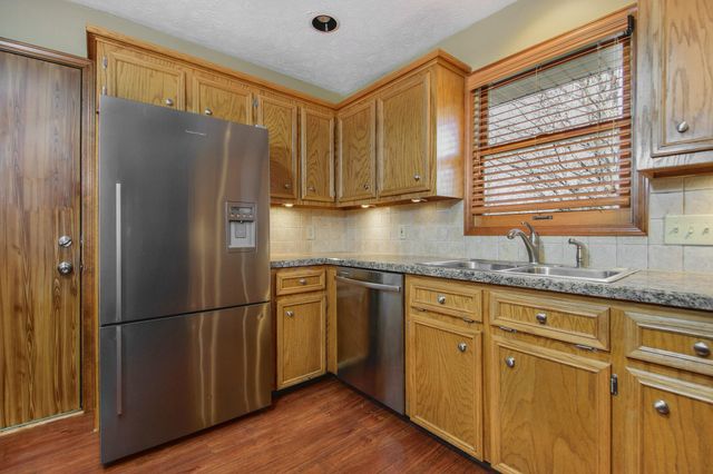 4180 Ivanrest Avenue SW, Grandville, MI 49418