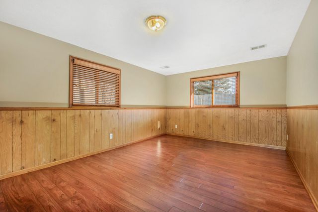 4180 Ivanrest Avenue SW, Grandville, MI 49418