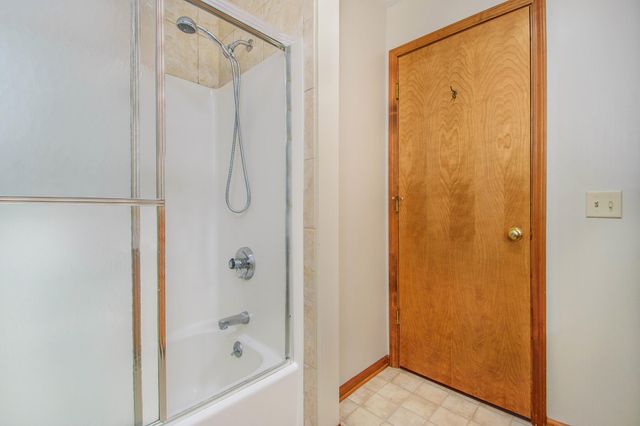 4180 Ivanrest Avenue SW, Grandville, MI 49418