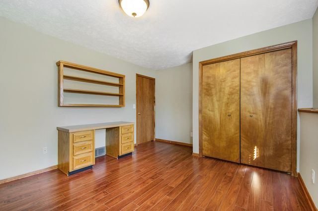 4180 Ivanrest Avenue SW, Grandville, MI 49418