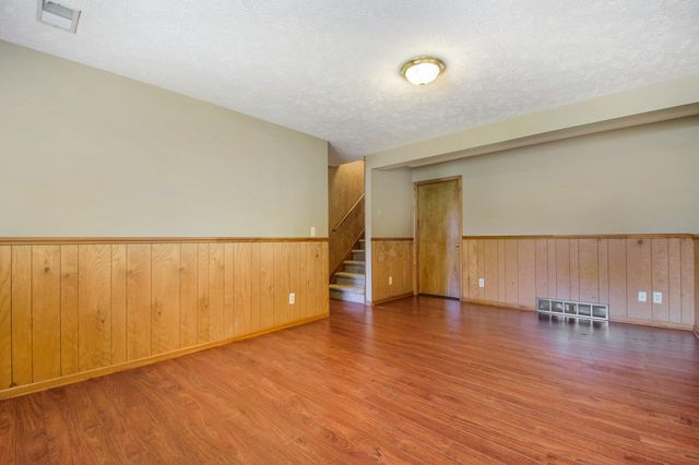 4180 Ivanrest Avenue SW, Grandville, MI 49418