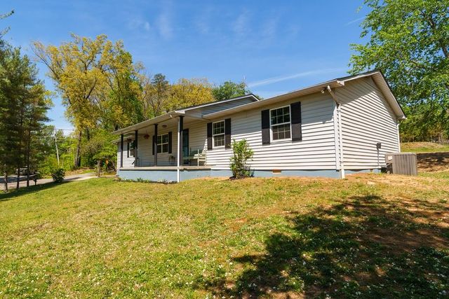 2209 Cliff Ln, Cookeville, TN 38501