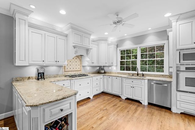 11 Ridgeland Drive, Greenville, SC 29601
