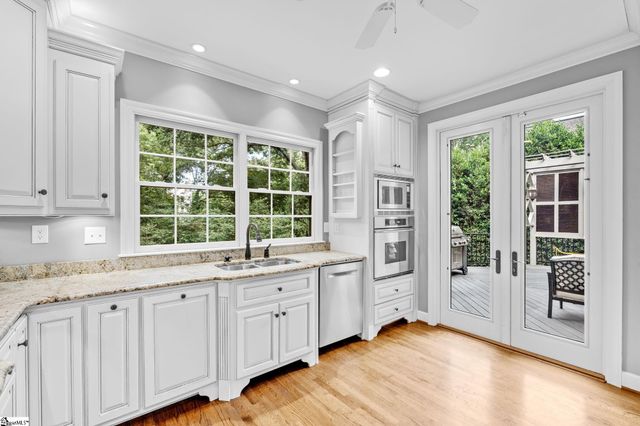 11 Ridgeland Drive, Greenville, SC 29601