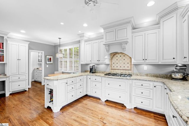 11 Ridgeland Drive, Greenville, SC 29601