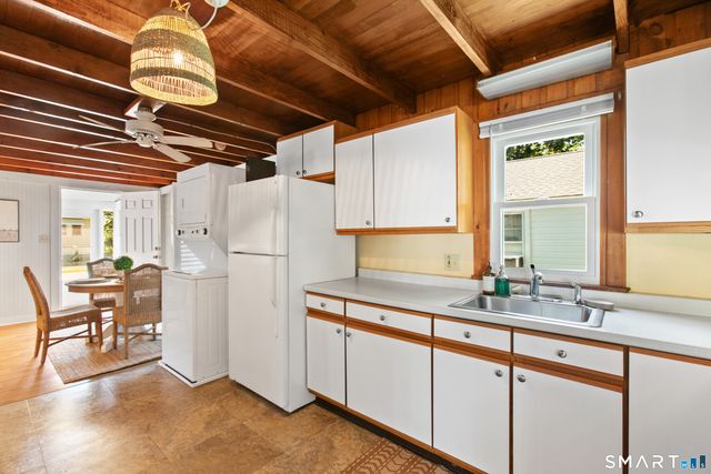 10 Portland Avenue, Old Lyme, CT 06371