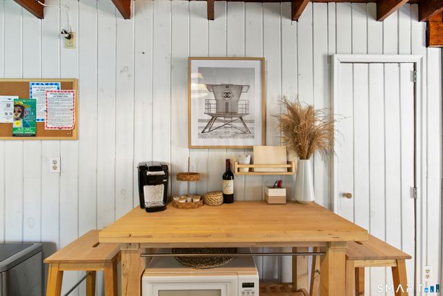 10 Portland Avenue, Old Lyme, CT 06371