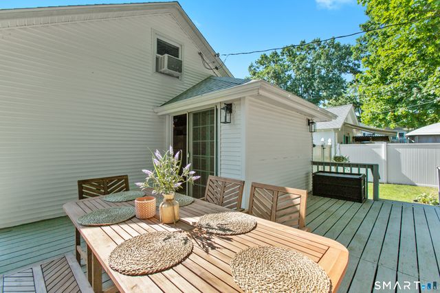 10 Portland Avenue, Old Lyme, CT 06371