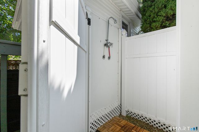 10 Portland Avenue, Old Lyme, CT 06371