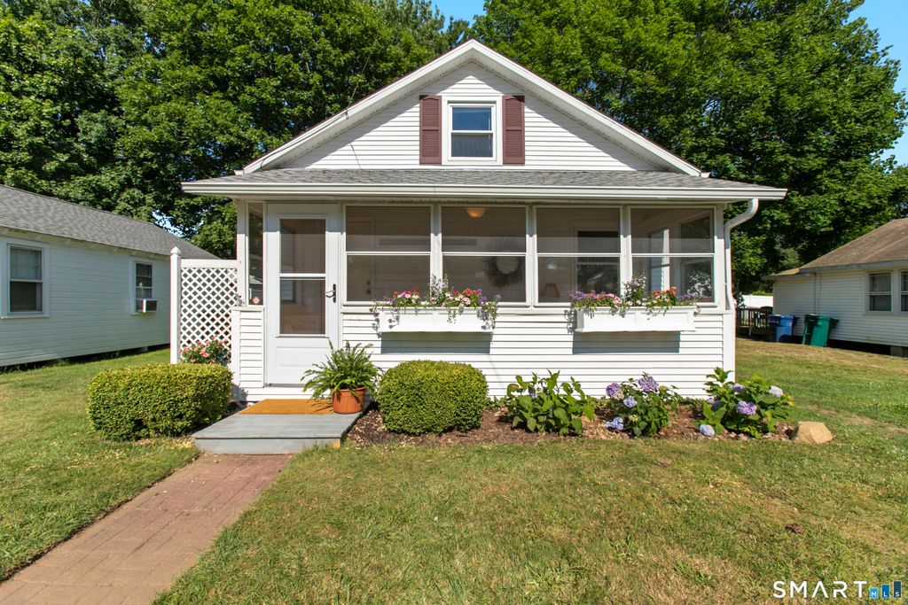 10 Portland Avenue, Old Lyme, CT 06371