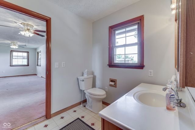 1787 W 250 S, Shelbyville, IN 46176