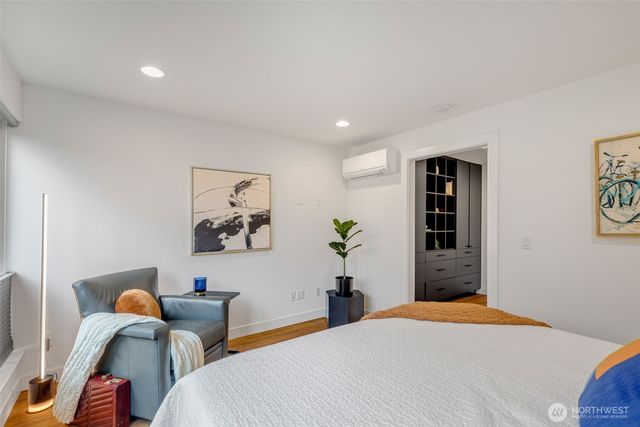 2373 Minor Avenue E, Seattle, WA 98102