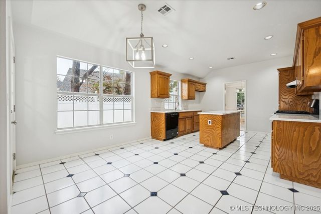 7736 S Trenton Avenue, Tulsa, OK 74136