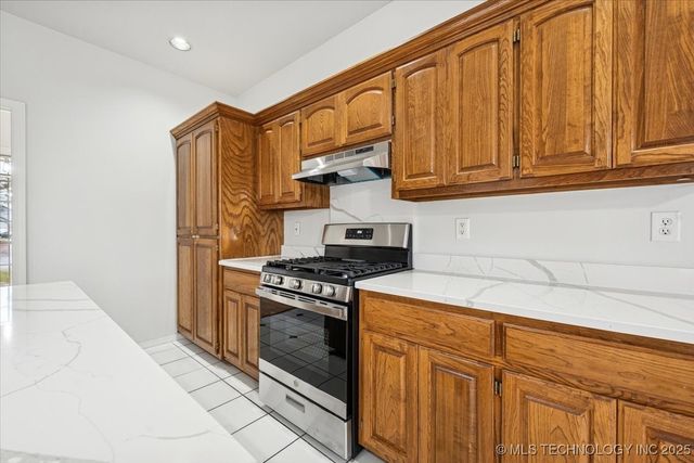 7736 S Trenton Avenue, Tulsa, OK 74136