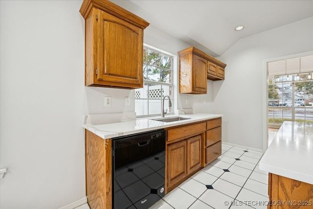 7736 S Trenton Avenue, Tulsa, OK 74136