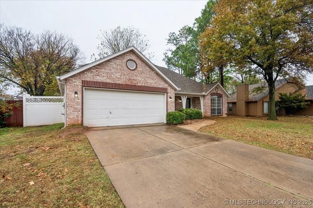 7736 S Trenton Avenue, Tulsa, OK 74136