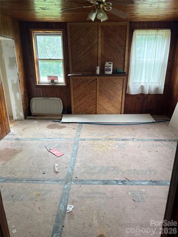 102 Ransom Road, Clyde, NC 28721