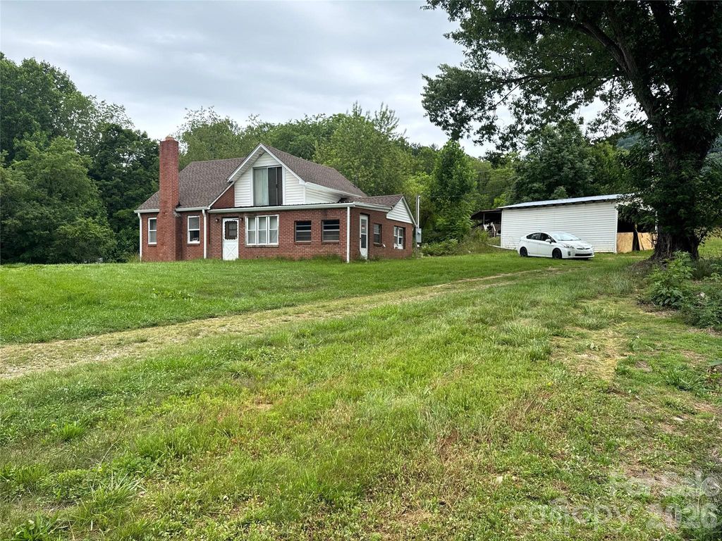 102 Ransom Road, Clyde, NC 28721