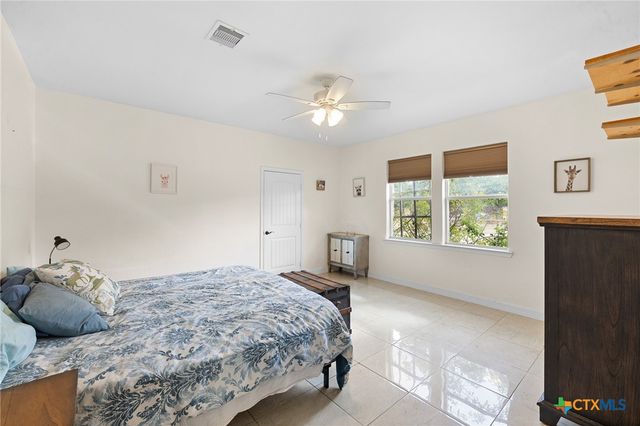 1102 Private Road 2332, Giddings, TX 78942