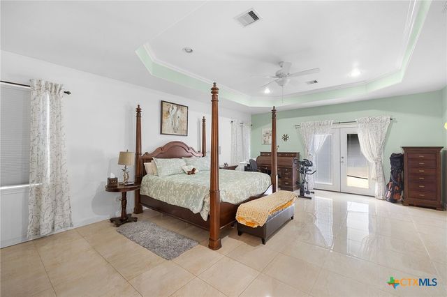 1102 Private Road 2332, Giddings, TX 78942