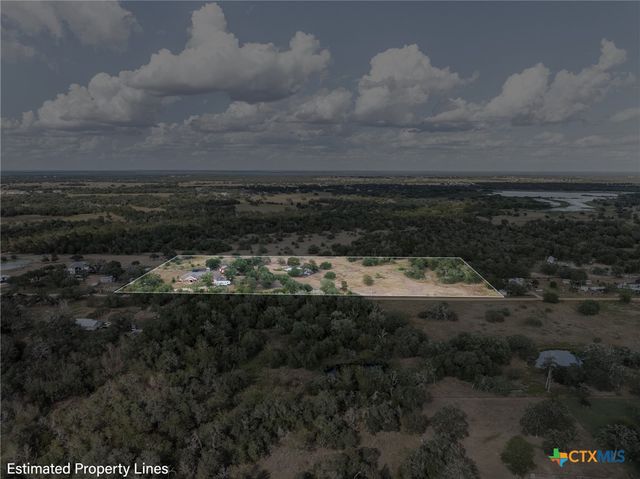 1102 Private Road 2332, Giddings, TX 78942