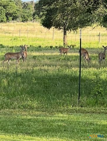1102 Private Road 2332, Giddings, TX 78942