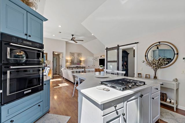 6 Scottsdale Rd, Barnstable, MA 02632