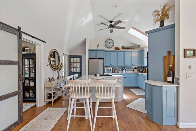 6 Scottsdale Rd, Barnstable, MA 02632