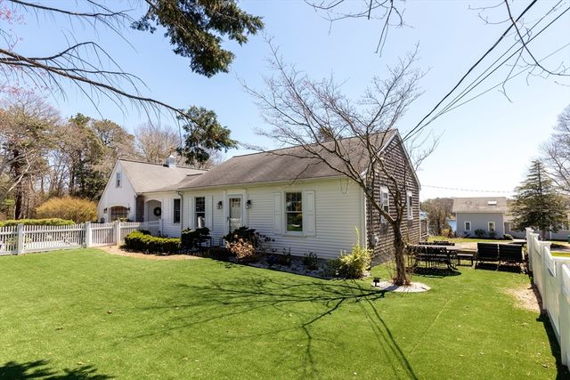 6 Scottsdale Rd, Barnstable, MA 02632