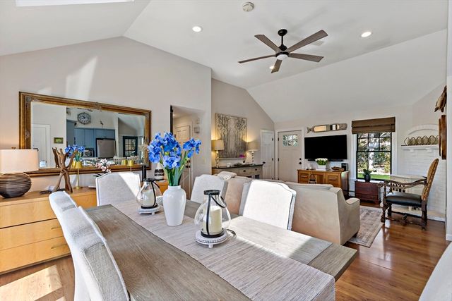 6 Scottsdale Rd, Barnstable, MA 02632