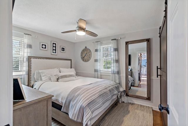 6 Scottsdale Rd, Barnstable, MA 02632