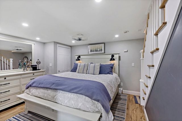 6 Scottsdale Rd, Barnstable, MA 02632