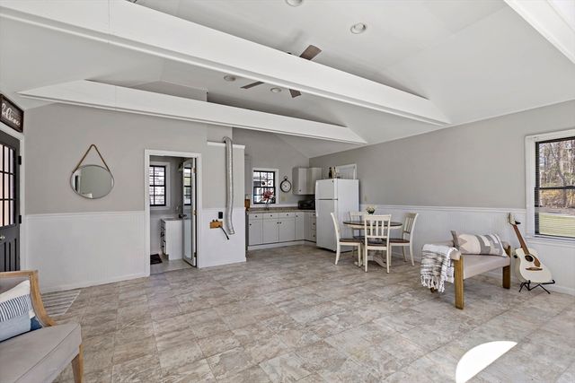 6 Scottsdale Rd, Barnstable, MA 02632