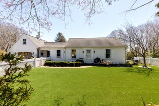 6 Scottsdale Rd, Barnstable, MA 02632