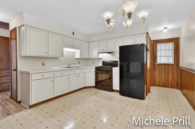 5160 Southglow Court, Grand Rapids, MI 49508