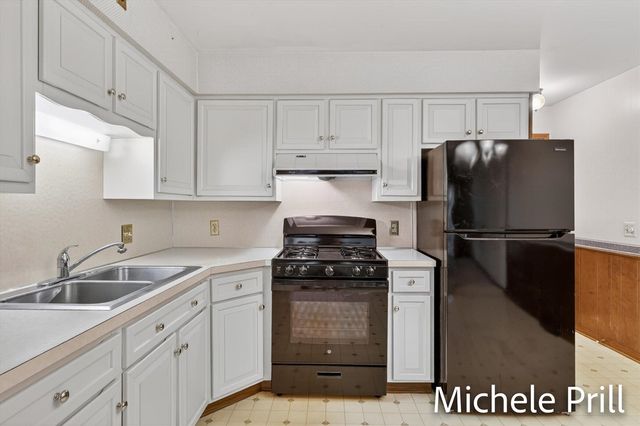 5160 Southglow Court, Grand Rapids, MI 49508